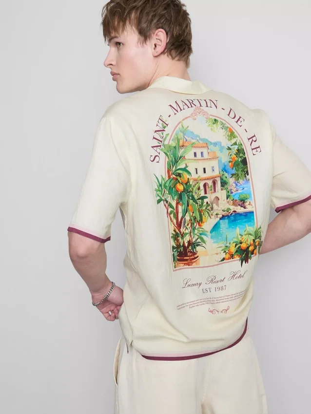 Skjorta med landskapsmotiv och reverskrage