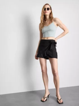 Skort med knytband i sidorna