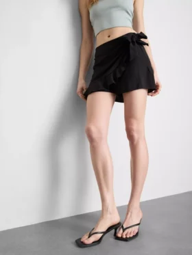 Skort med knytband i sidorna