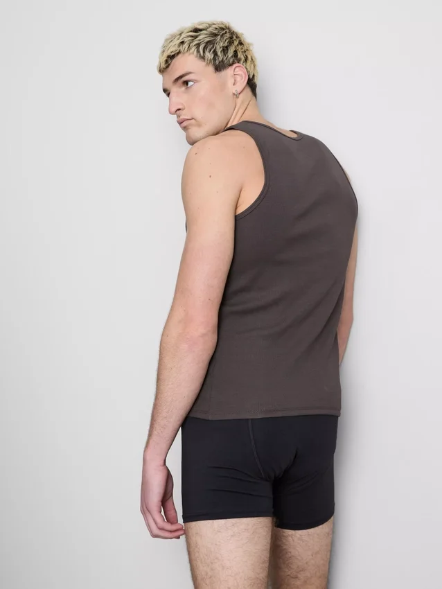 Slim fit-linne med ribbade kanter