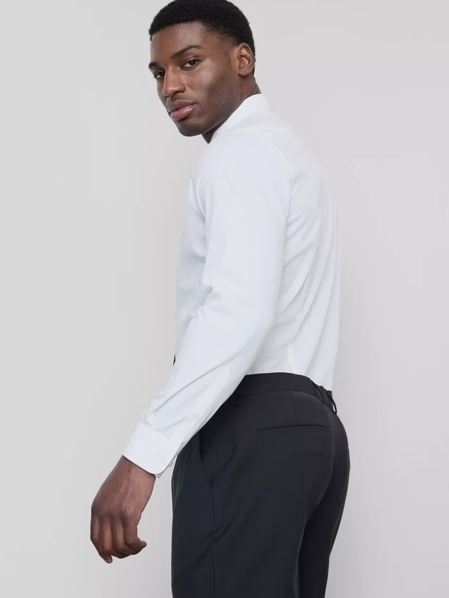 Slim fit-skjorta i stretch med knappar