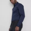 Slim fit-skjorta i stretch med knappar
