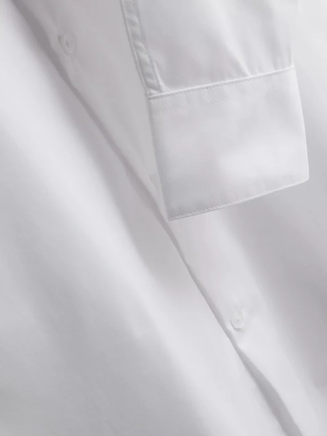 Slim fit-skjorta i stretch med knappar