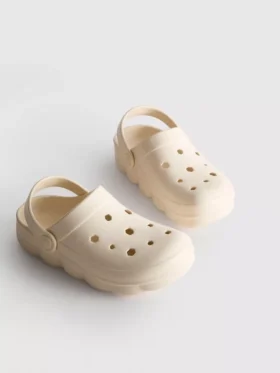 Slingback-strandklackar