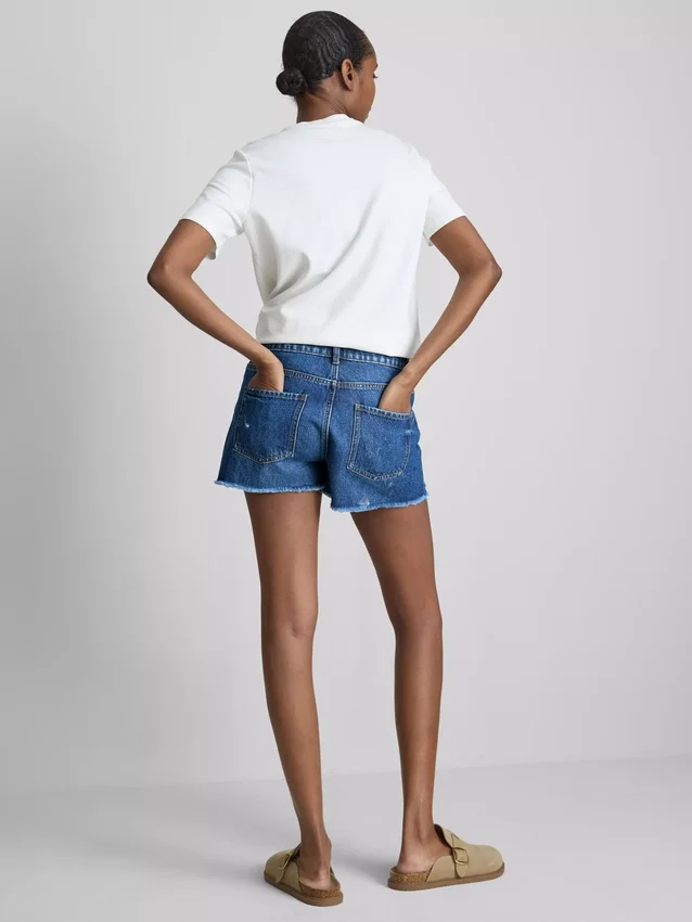 Slitna jeansshorts