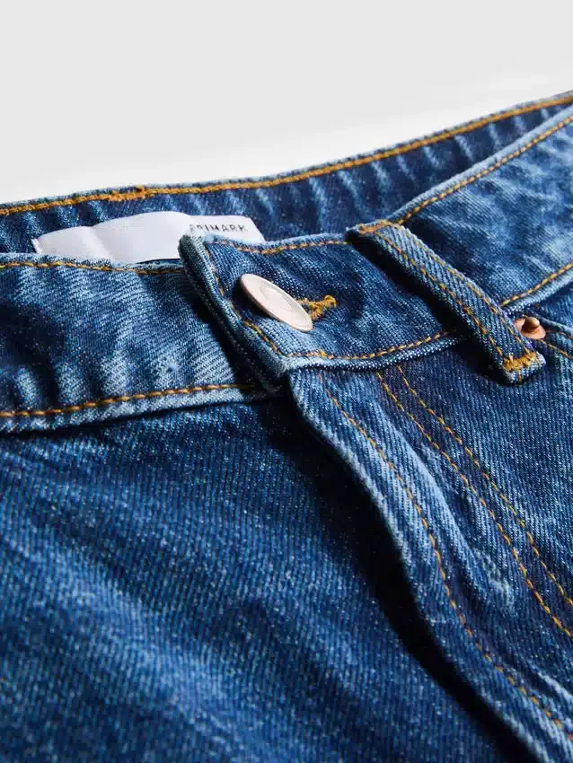 Slitna jeansshorts