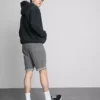 Smalpassade jeansshorts med medelhög midja
