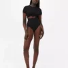 Sömfri stringtrosa med hög midja som shapewear