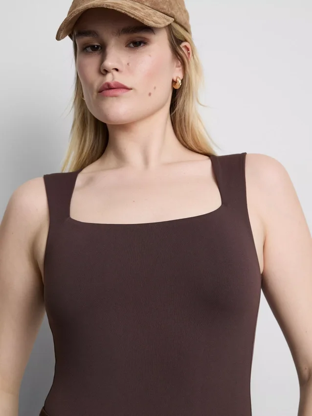 Sömlös bodysuit med fyrkantig halsringning