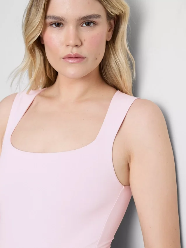 Sömlös bodysuit med fyrkantig halsringning