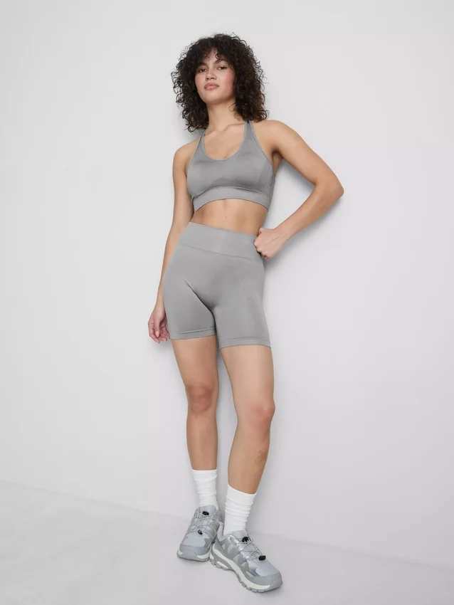 Sömlös, högblank aktiv crop top
