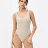 Sömlös ribbad bodysuit