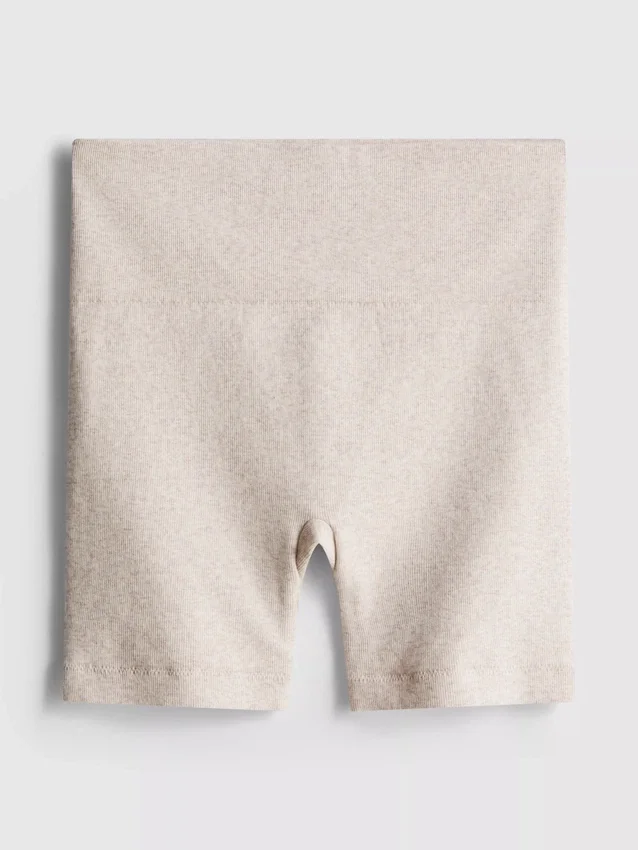 Sömlösa ribbade träningsshorts