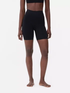 Sömlösa shorts som lyfter baken