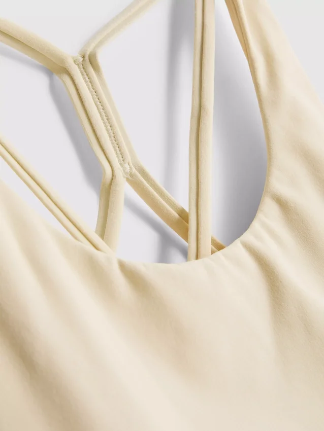 Smörmjuk crop top med spaghettiband