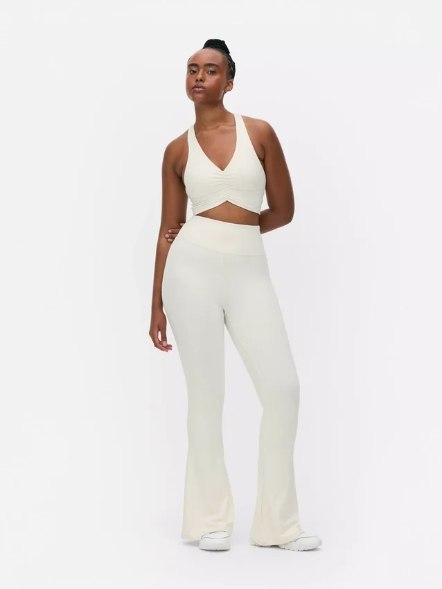 Smörmjuka leggings med utsvängda ben