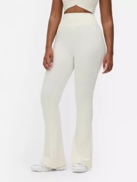Smörmjuka leggings med utsvängda ben