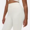 Smörmjuka leggings med utsvängda ben