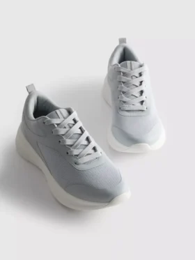 Sneakers i aktivt mesh