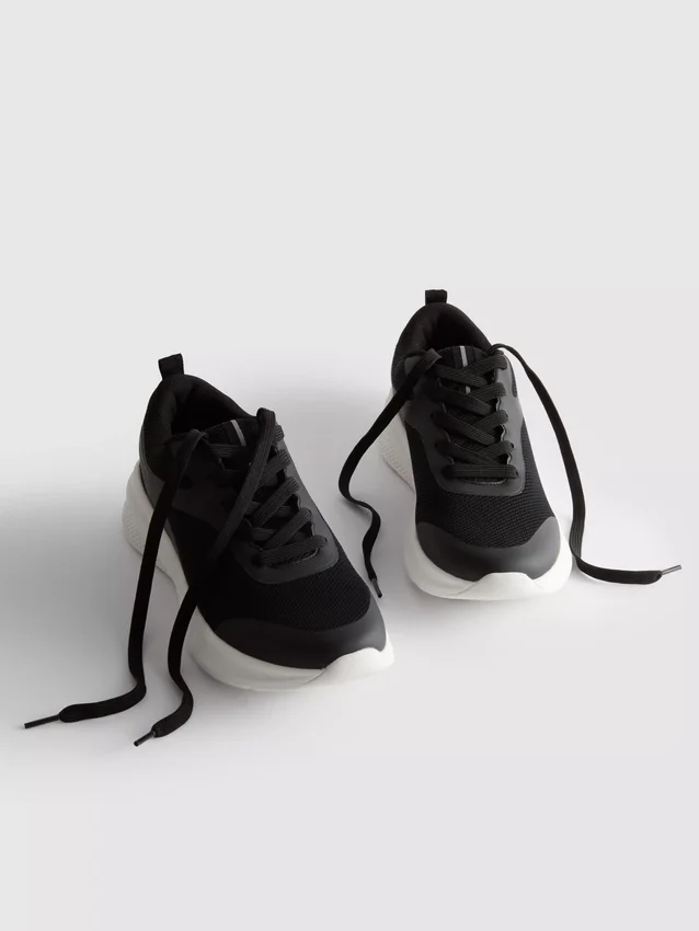 Sneakers i aktivt mesh