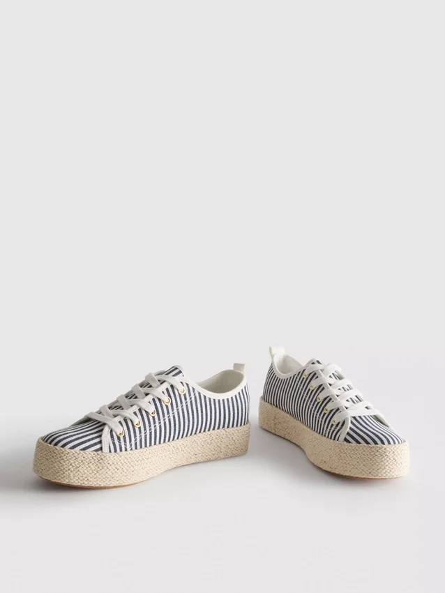 Sneakers i canvas och jute med plattform