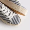 Sneakers i canvas och jute med plattform