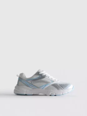Sneakers i grovt nät