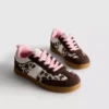 Sneakers med djurmönster och gummisula