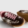 Sneakers med djurmönster och gummisula