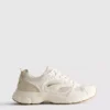 Sneakers med tjocka meshpaneler