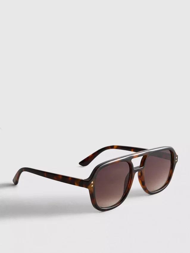 Solglasögon i Aviator-stil