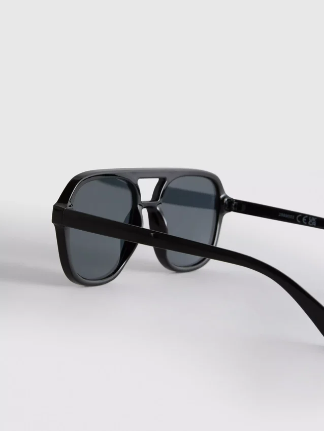 Solglasögon i Aviator-stil