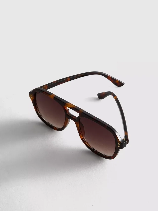 Solglasögon i Aviator-stil