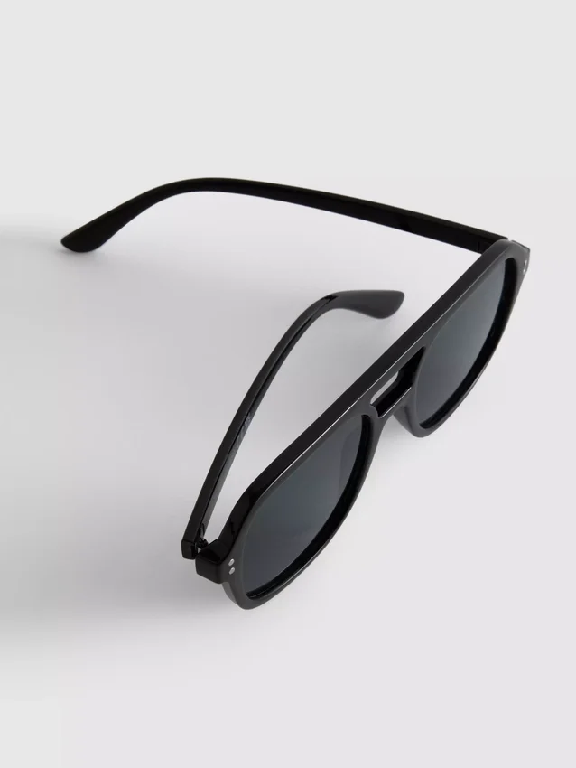 Solglasögon i Aviator-stil