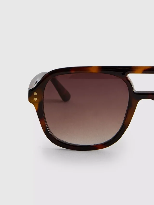 Solglasögon i Aviator-stil