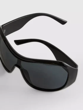 Solglasögon med omslutande skärm