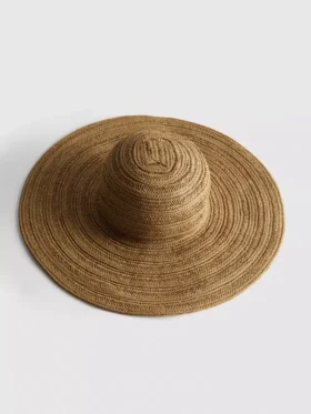 Solhatt med bred brätte