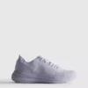 Stickade sneakers med snörning
