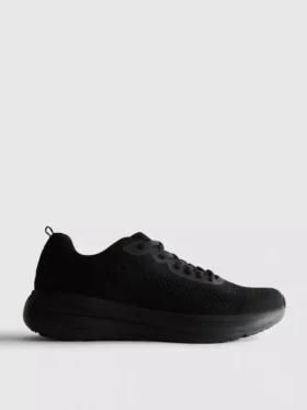 Stickade sneakers med snörning