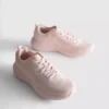 Stickade sneakers med snörning