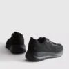 Stickade sneakers med snörning