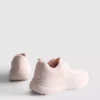 Stickade sneakers med snörning