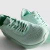 Stickade sneakers med snörning