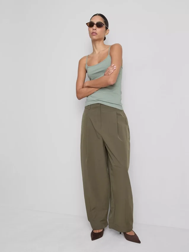 Stretchig cami-top i bomullsrikt material