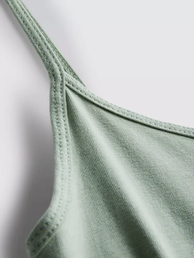 Stretchig cami-top i bomullsrikt material