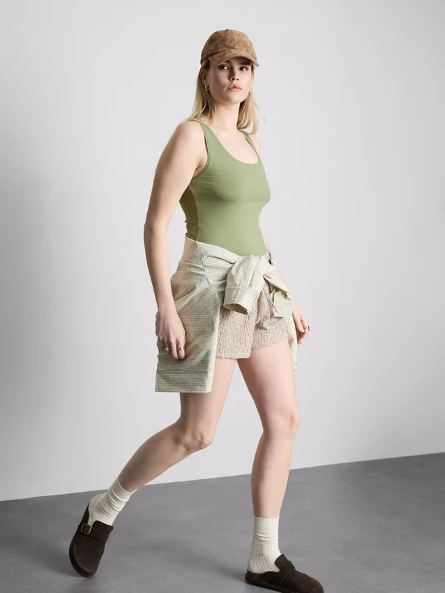 Stretchig cami-top med hög bomullsandel
