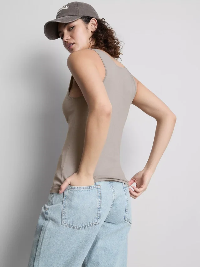 Stretchig cami-top med hög bomullsandel