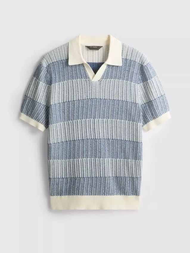 Strickad polotröja med strukturerade ränder
