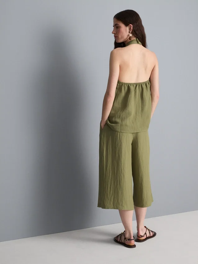 Strukturerad halterneck-top med knappar