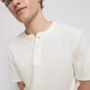Strukturerad henley-t-shirt